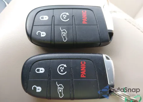 2020 Jeep Grand Cherokee Limited 4X4 z USA, uszkodzony, nr VIN 1C4RJFBGXLC436469